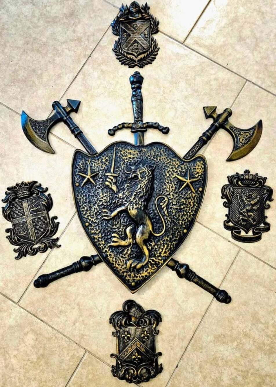 Rare Vintage 1959 Homco Medieval Shield and Crest Wall Decor‎ Set